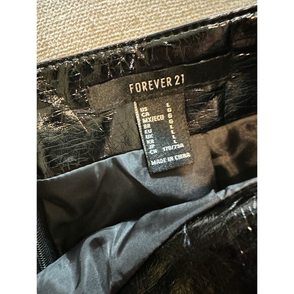 Black Pleather Mini Skirt – High Waisted Faux Leather – Size Large - Picture 2 of 3